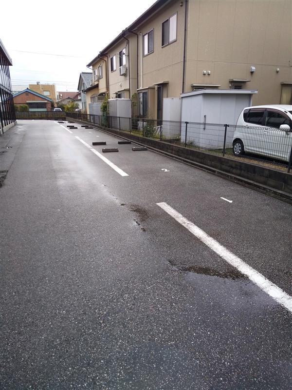 ラーク(29703)の外観・駐車場イメージ2枚目