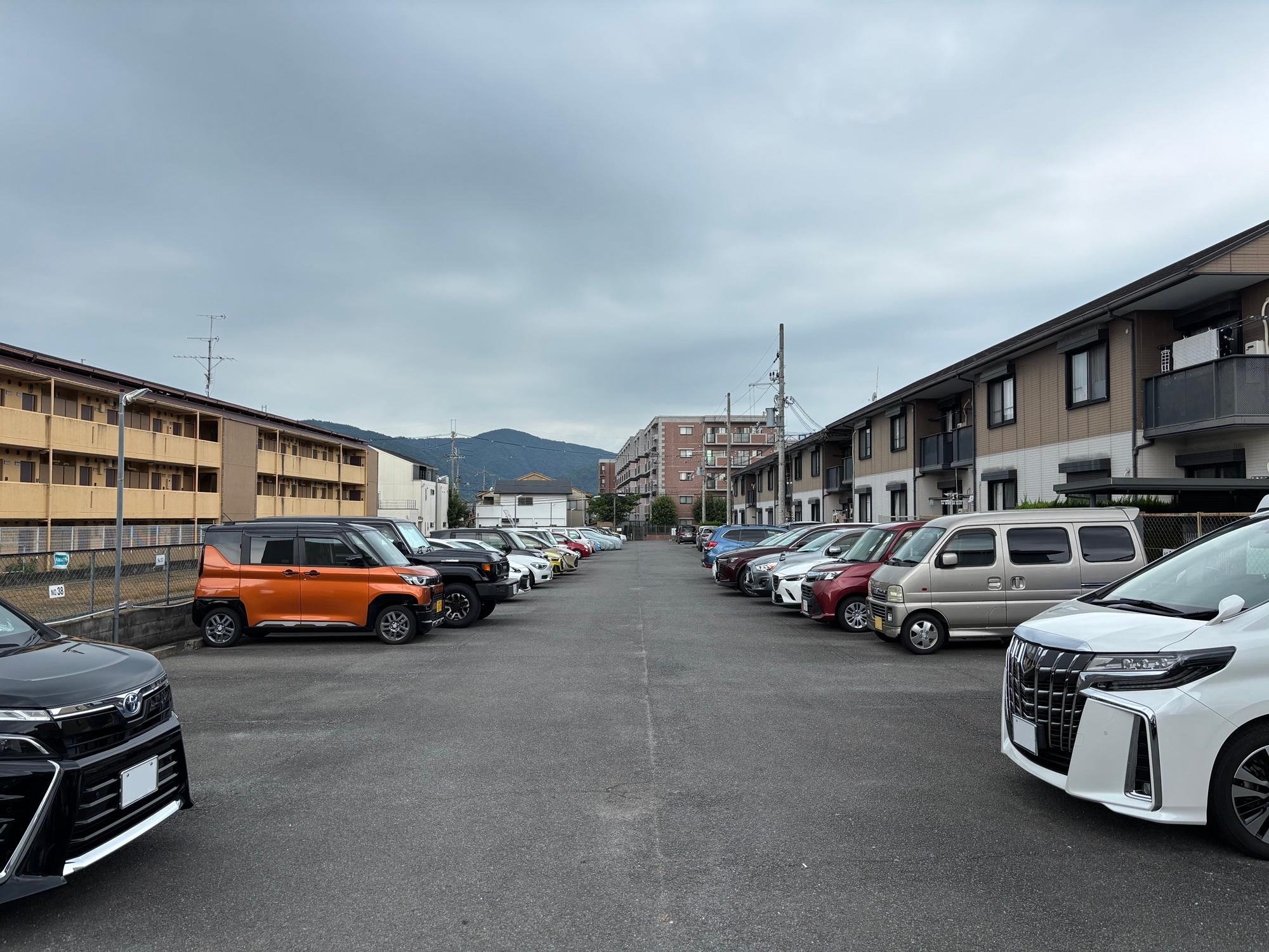 丸實ガレージの外観・駐車場イメージ3枚目