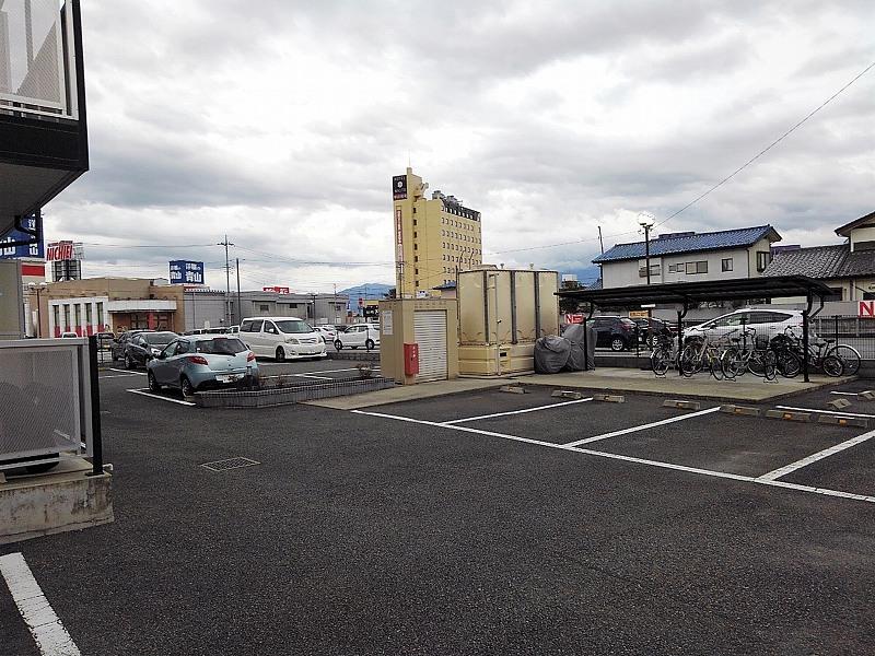 レオン米山(33506)の外観・駐車場イメージ1枚目