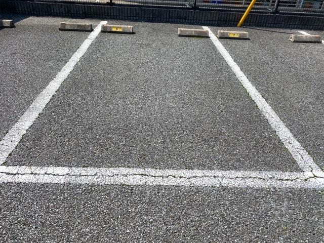 コリーヌ(30000)の外観・駐車場イメージ1枚目