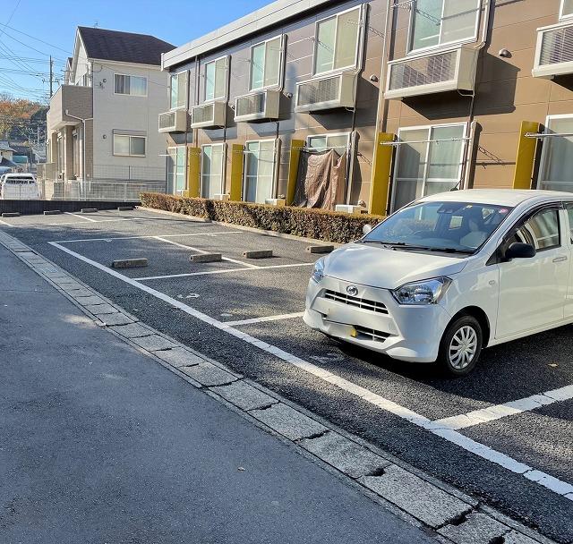 Star(20050)の外観・駐車場イメージ1枚目