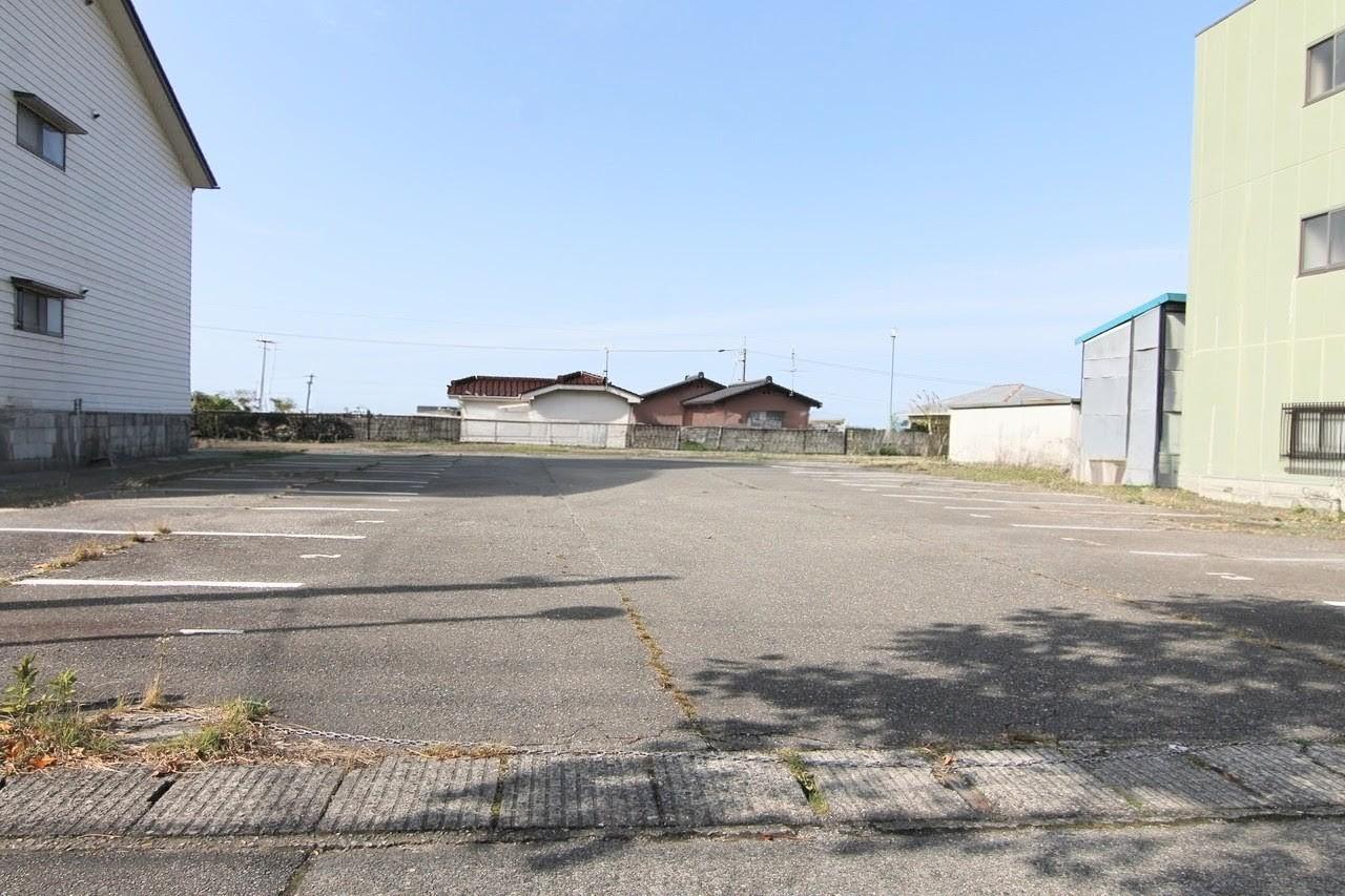 高尾南月極駐車場の外観・駐車場イメージ1枚目