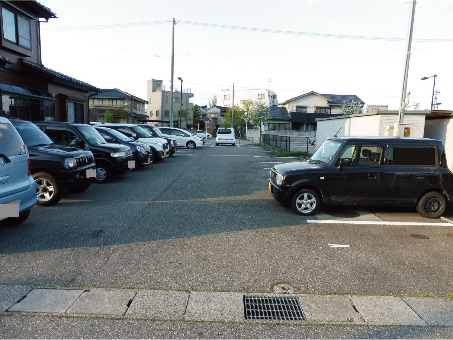 牛島本町1丁目月極駐車場(置塩)の外観・駐車場イメージ1枚目