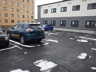 リラ(33014)の外観・駐車場イメージ1枚目