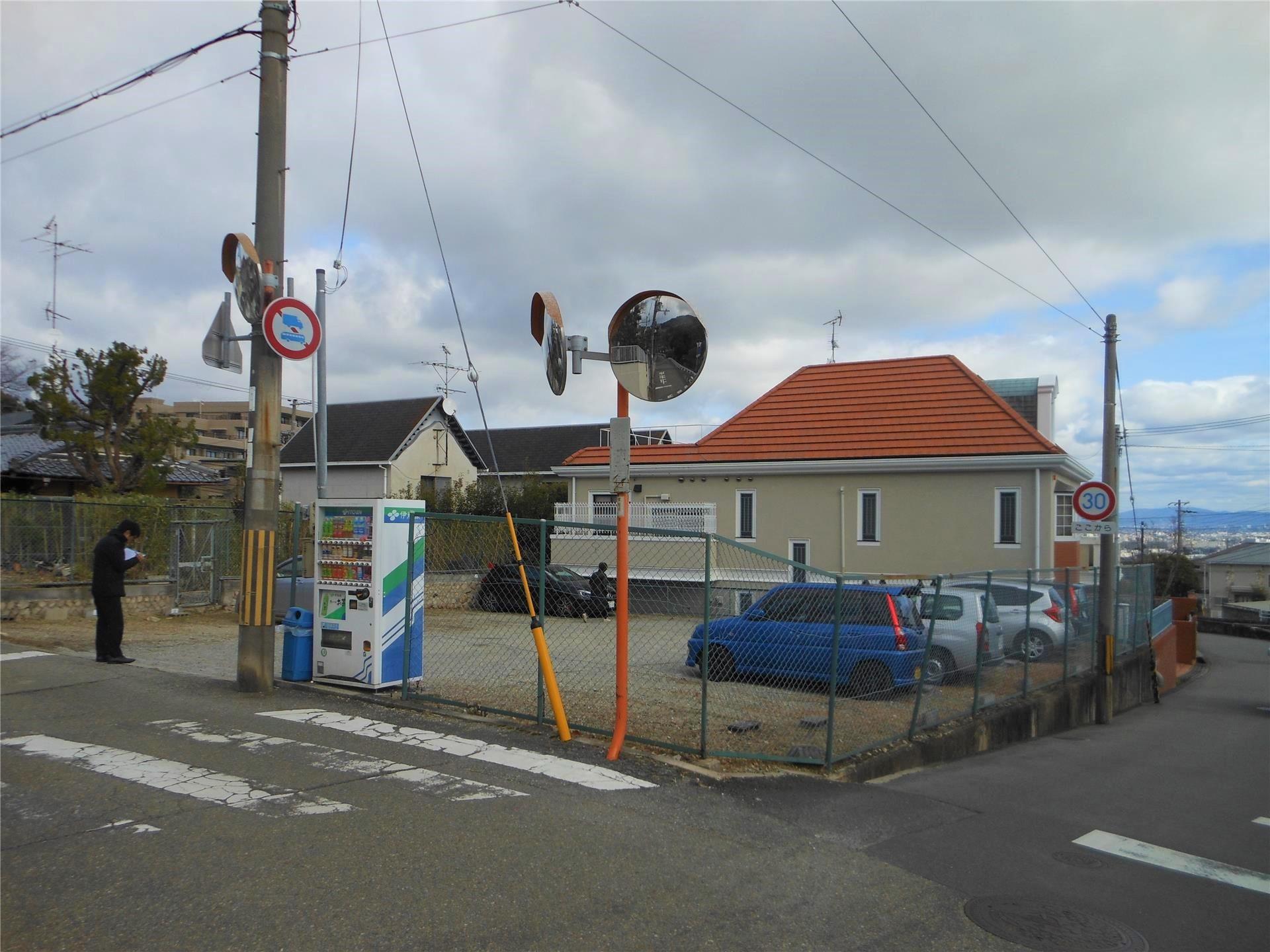 芋田モータープールの外観・駐車場イメージ2枚目