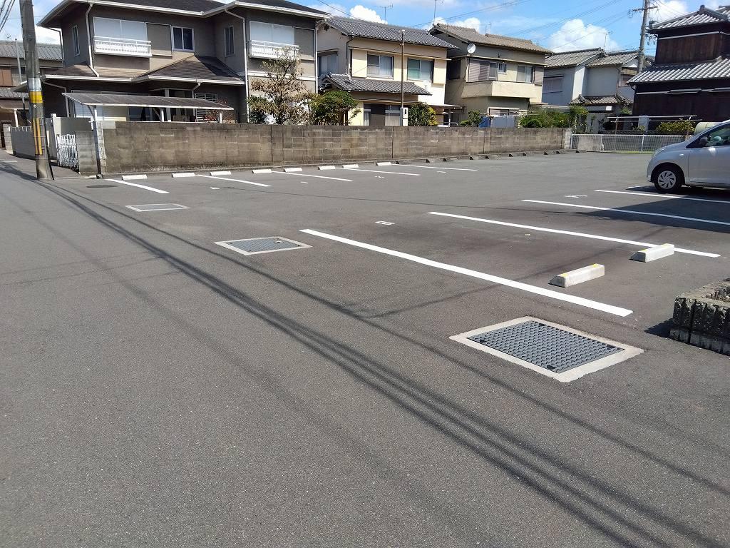 ハートフル(28073)の外観・駐車場イメージ1枚目