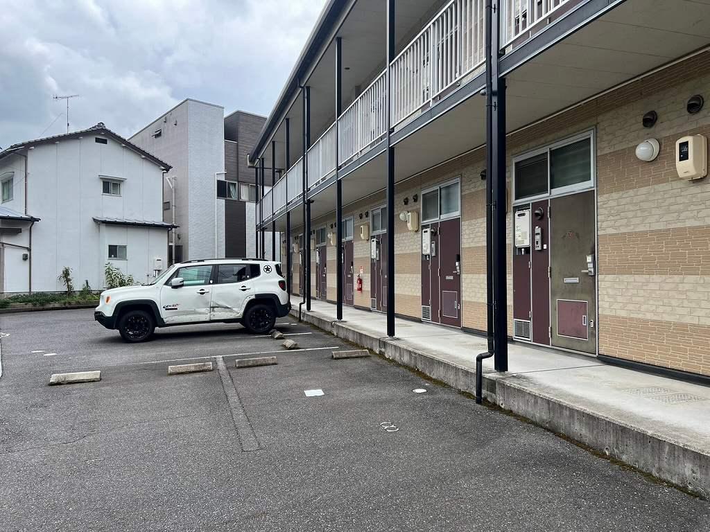 ローザリー(28948)の外観・駐車場イメージ1枚目