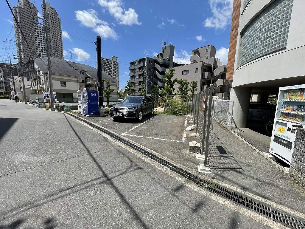 南楠葉DON駐車場の外観・駐車場イメージ2枚目