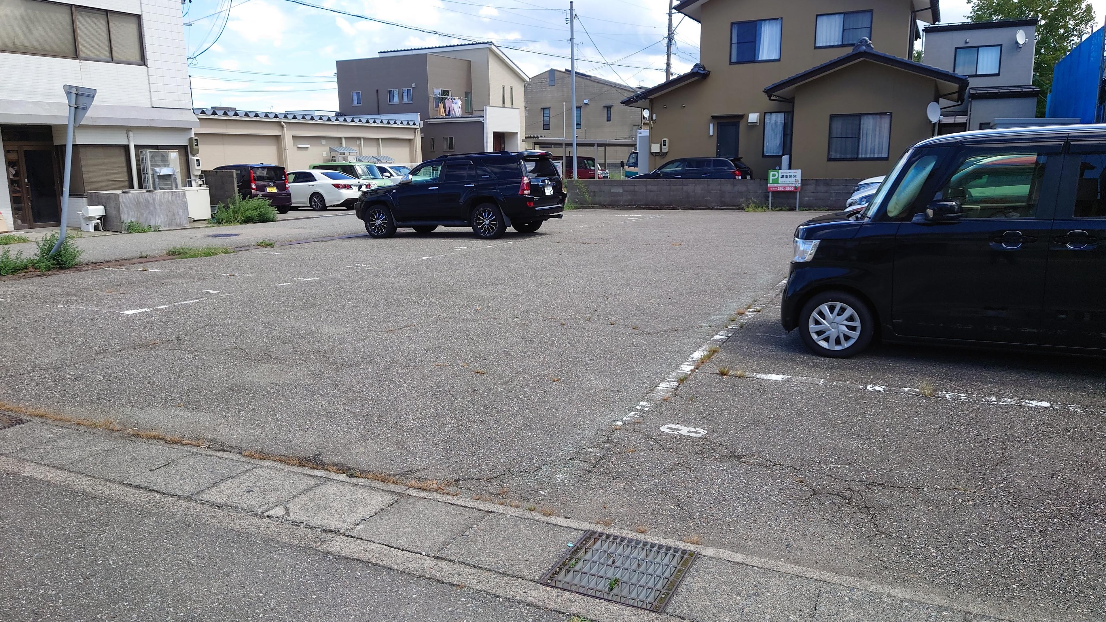 ハタオパーキングの外観・駐車場イメージ1枚目