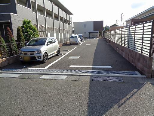 クレイノ郁(57112)の外観・駐車場イメージ1枚目