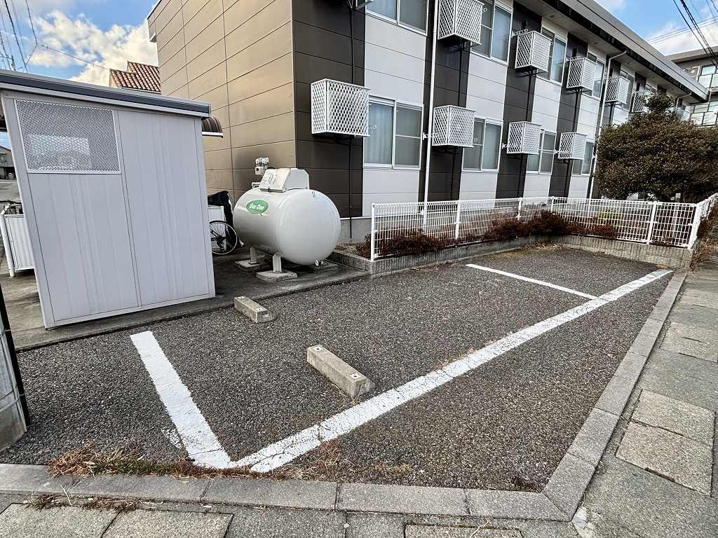 三村Ⅲ(22899)の外観・駐車場イメージ2枚目