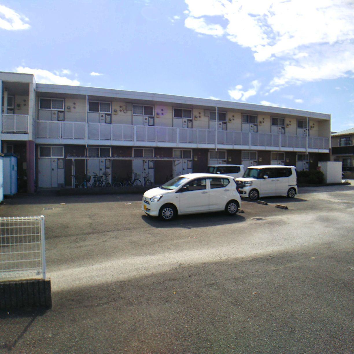 ロイヤル(14912)の外観・駐車場イメージ1枚目