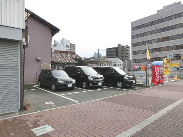 ワイズ・栄 第3駐車場の外観・駐車場イメージ1枚目