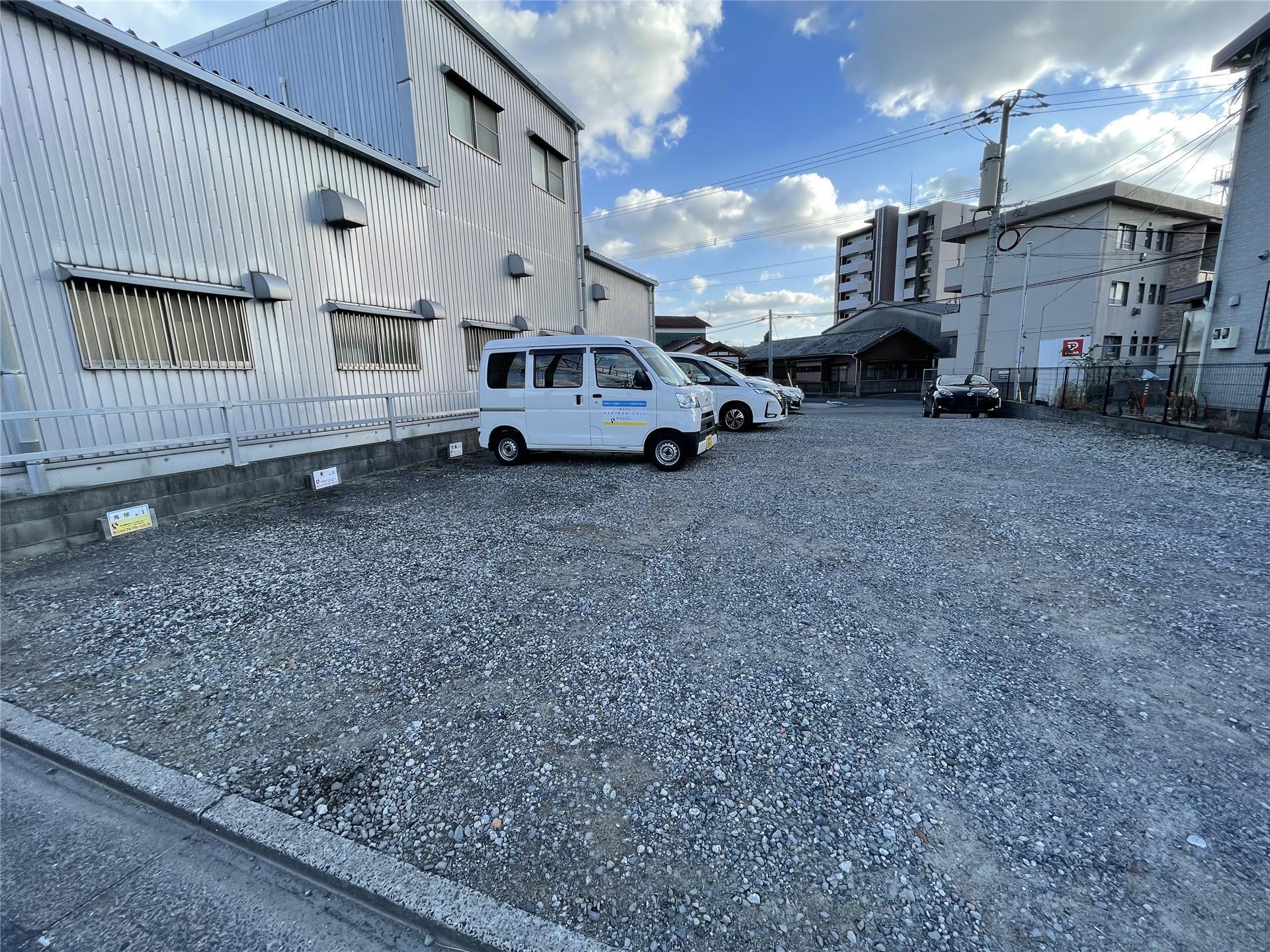 ジョイフル陣原駐車場の外観・駐車場イメージ1枚目