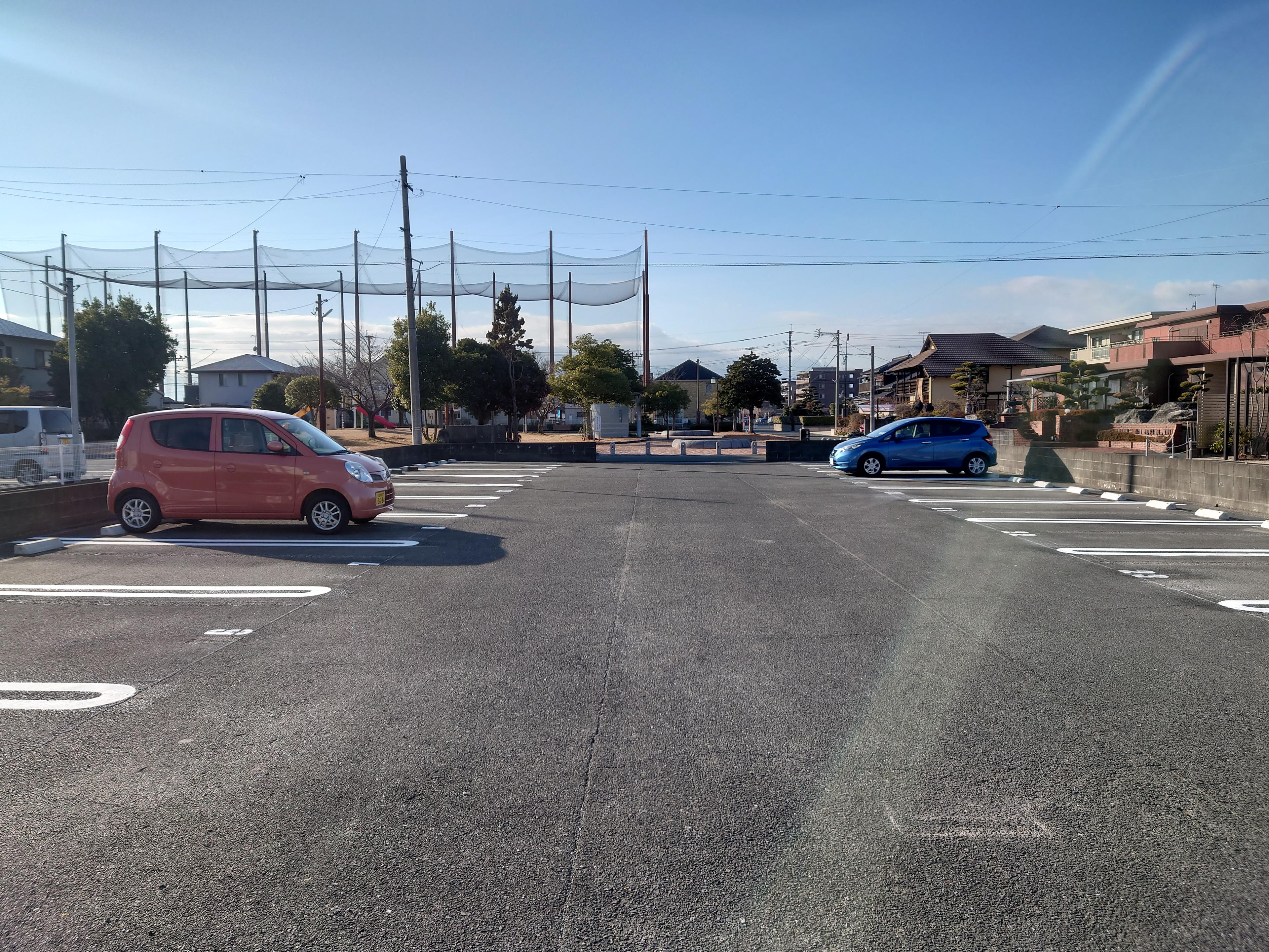 角田月極駐車場の外観・駐車場イメージ2枚目