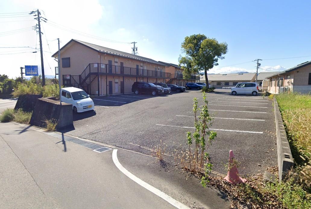 アルベールA棟・B棟 (S)の外観・駐車場イメージ2枚目