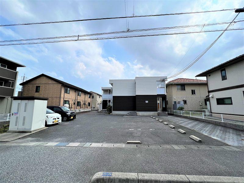 OTTO(22799)の外観・駐車場イメージ1枚目