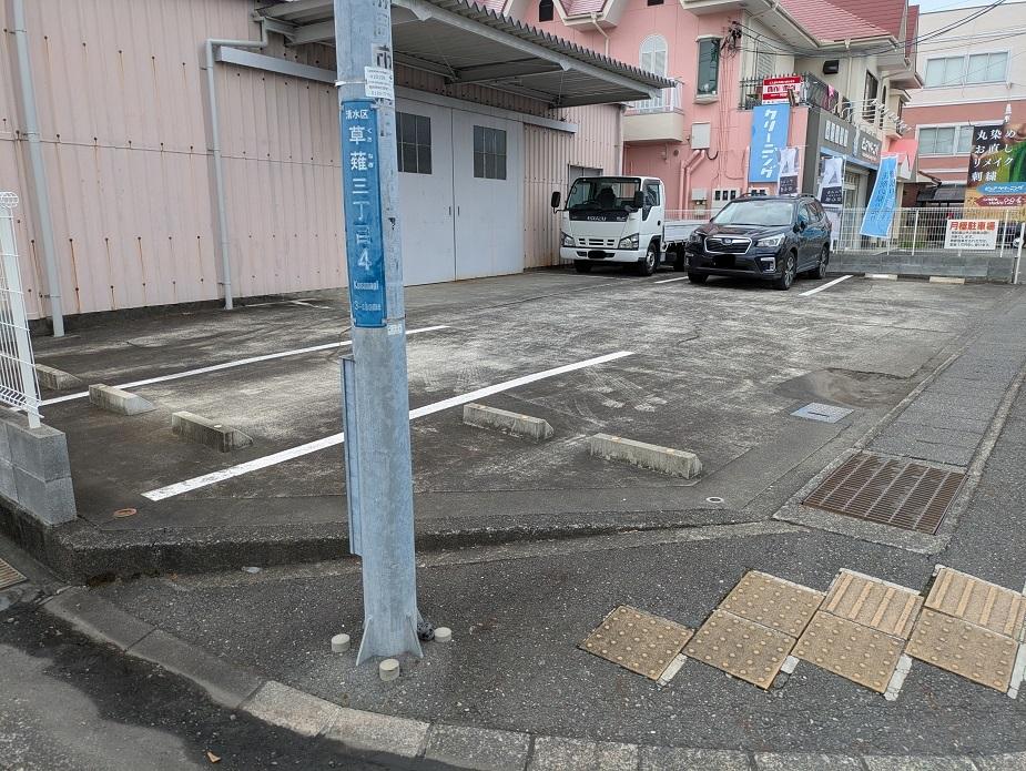 草薙3丁目駐車場の外観・駐車場イメージ1枚目