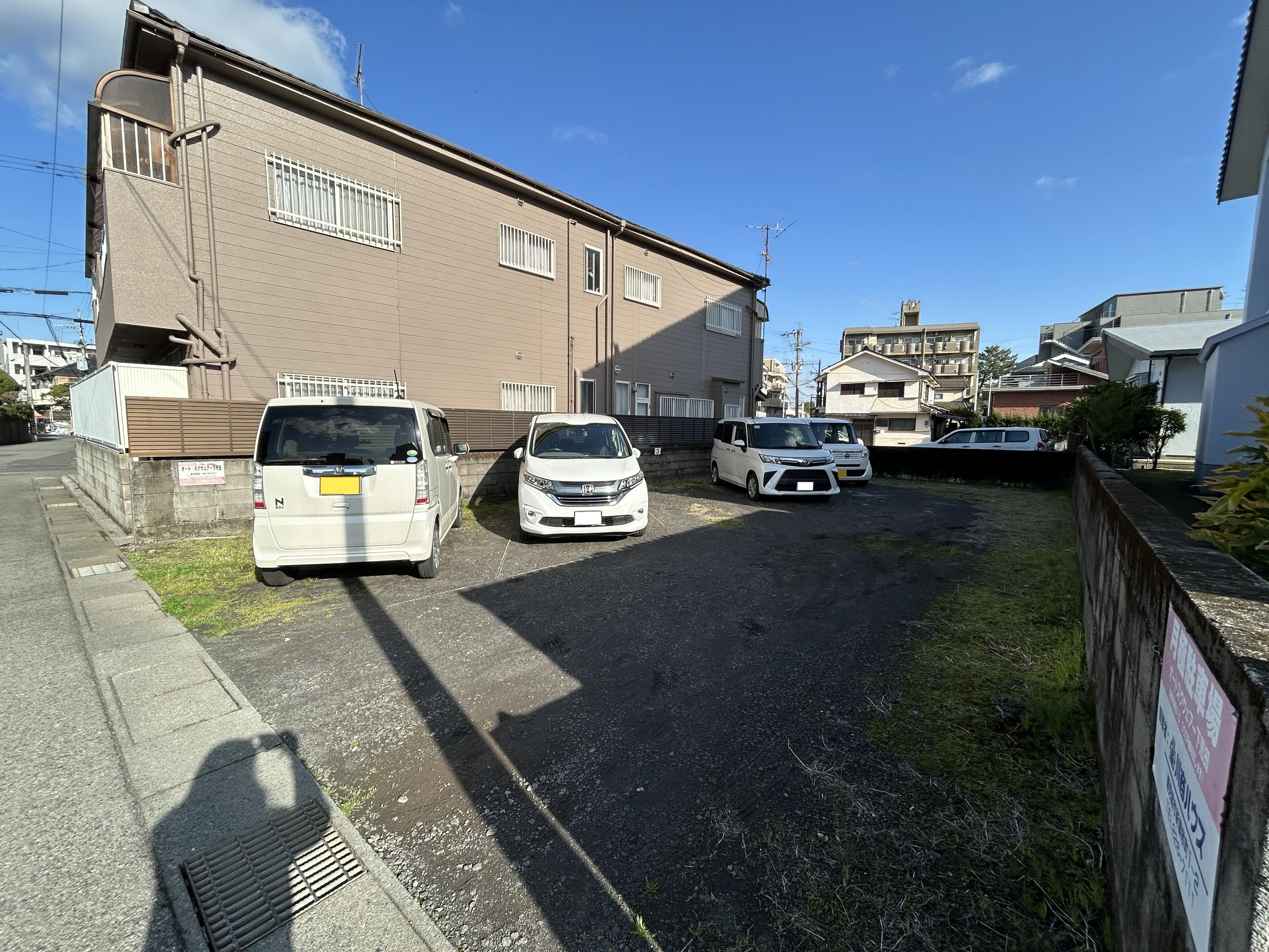 オート・スクウェアー下荒田の外観・駐車場イメージ2枚目