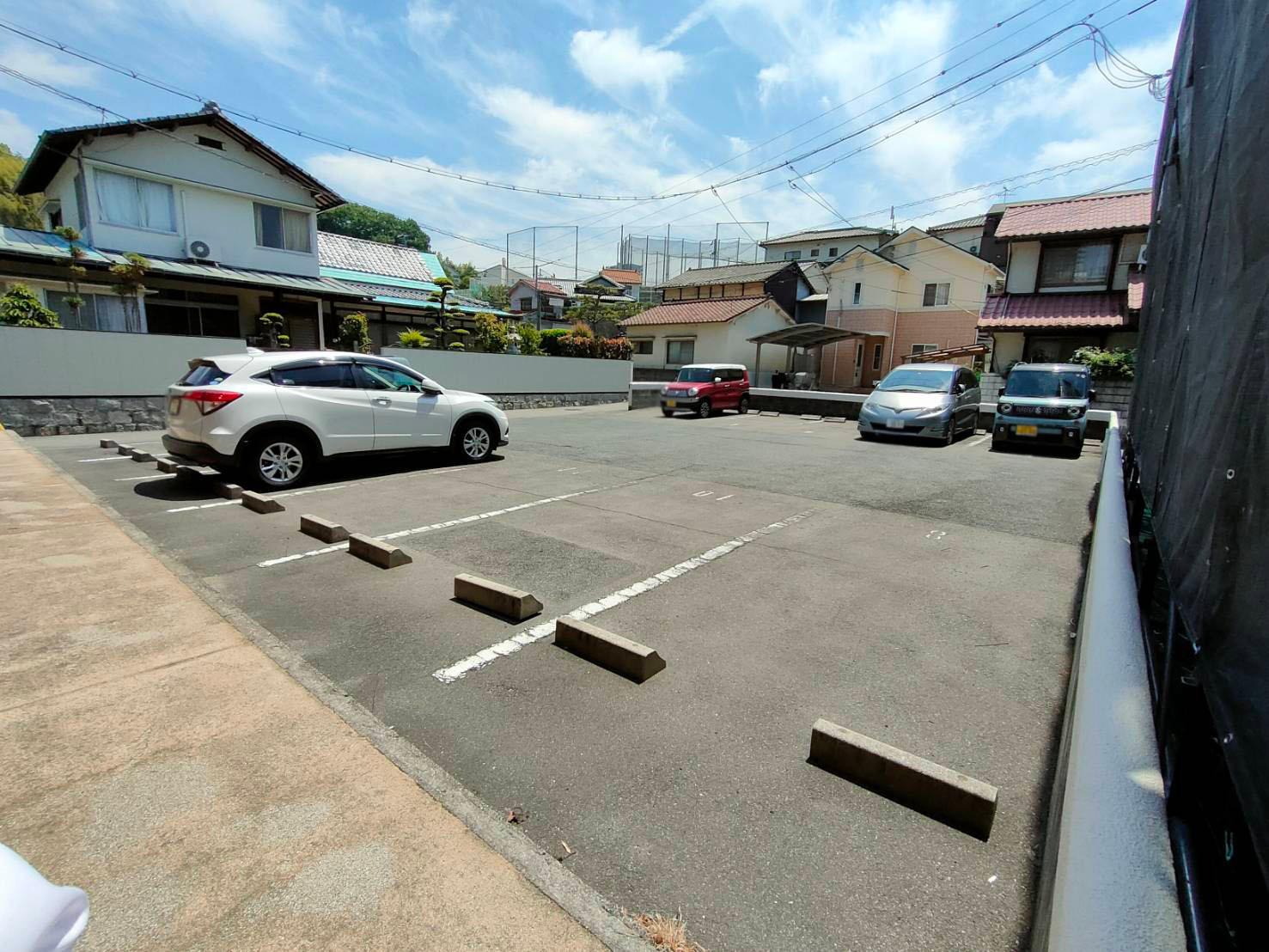 木元尾長西ガレージの外観・駐車場イメージ1枚目