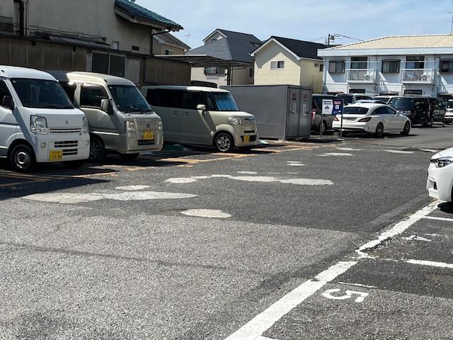 E-GARAGE伊興4丁目の外観・駐車場イメージ2枚目