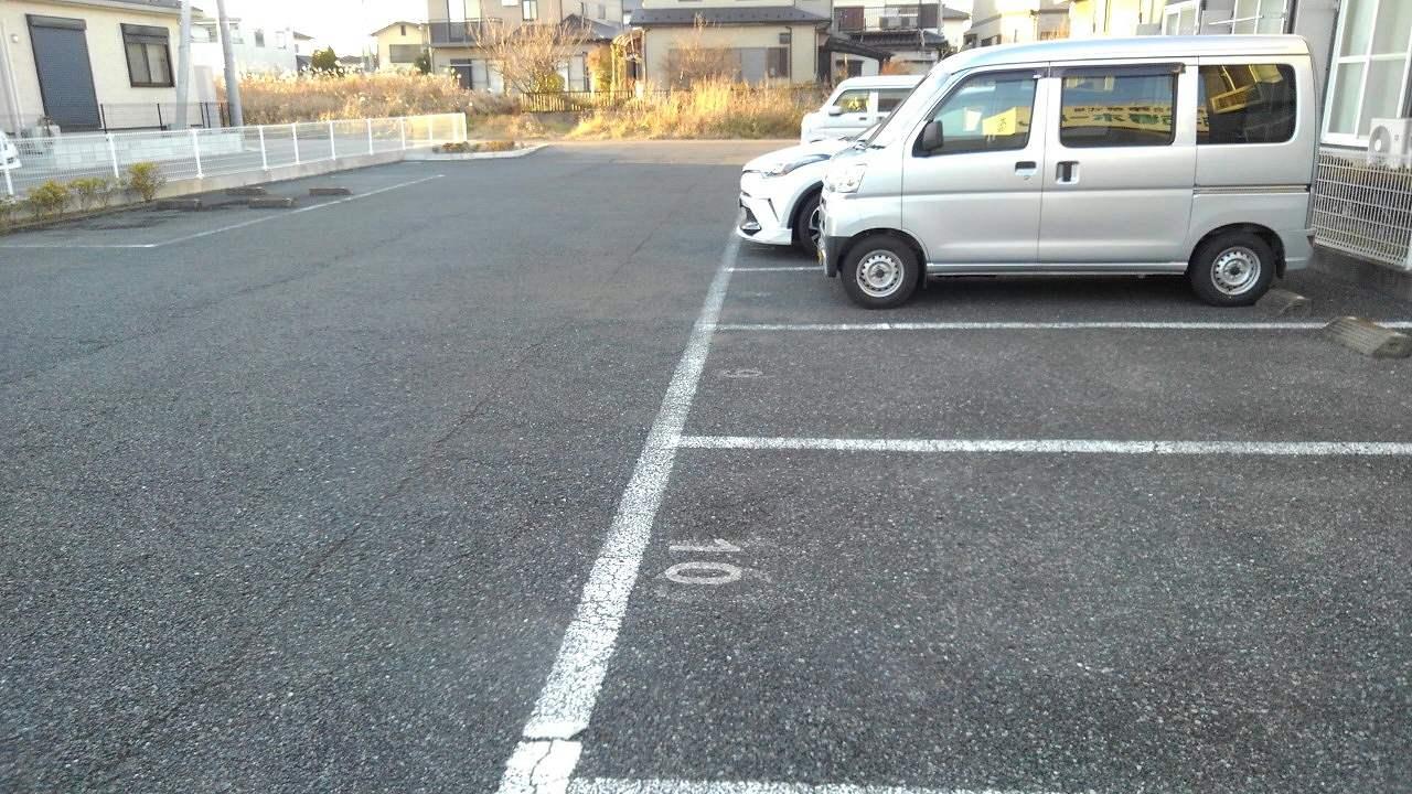 アリエスニヤ(21376)の外観・駐車場イメージ1枚目