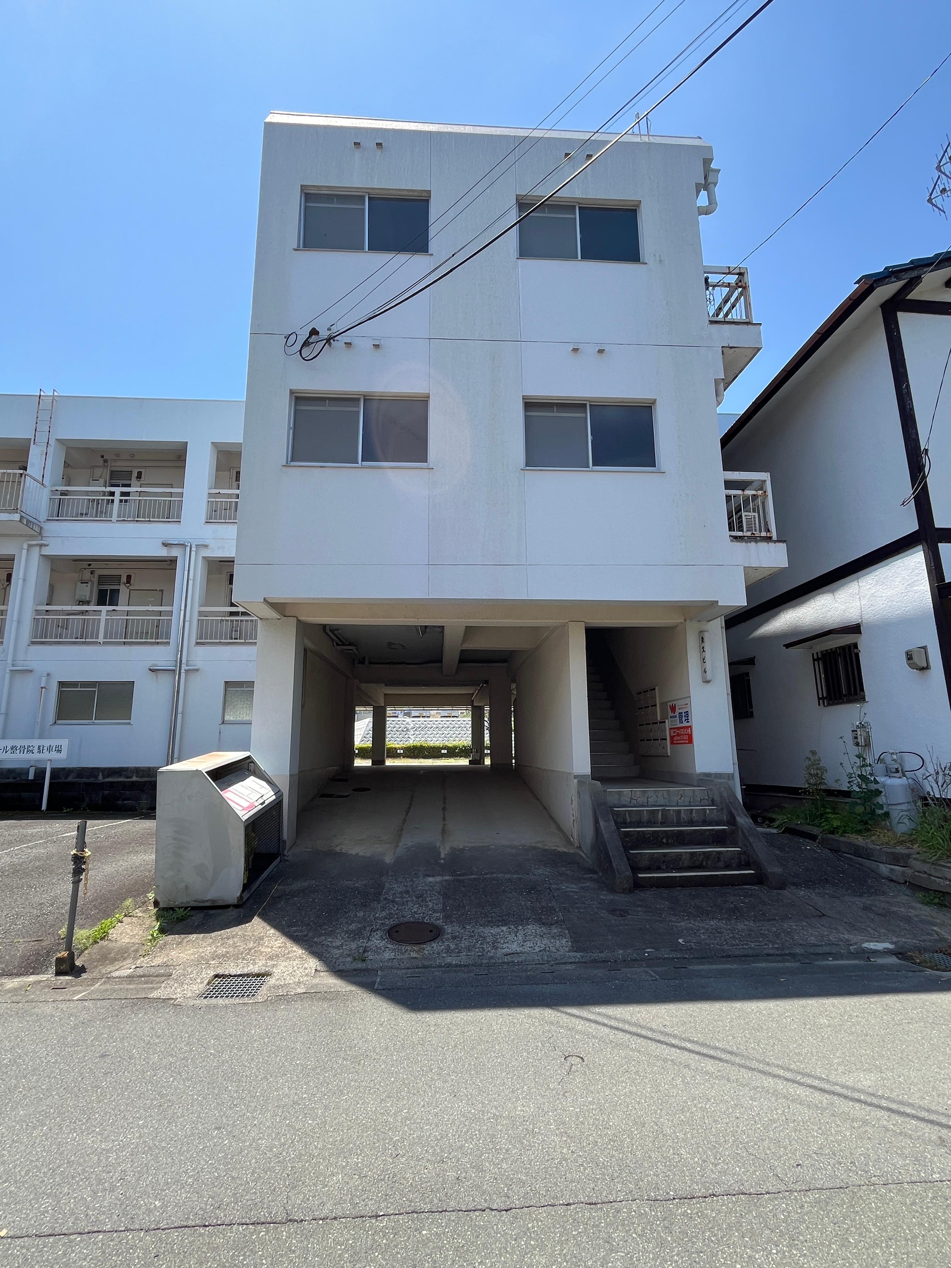 UQ旭町駐車場の外観・駐車場イメージ2枚目