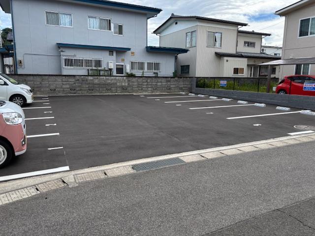 西ノ内駐車場南の外観・駐車場イメージ3枚目