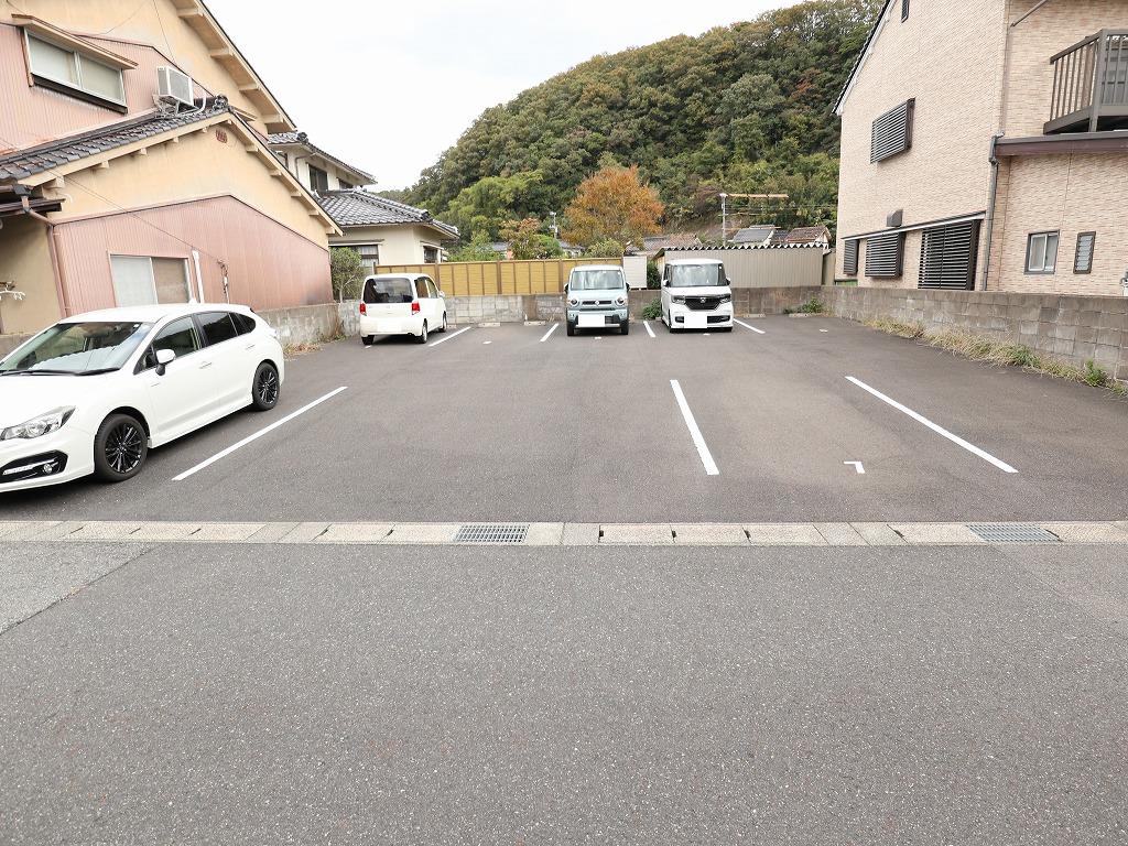 青葉町3丁目364駐車場の外観・駐車場イメージ2枚目