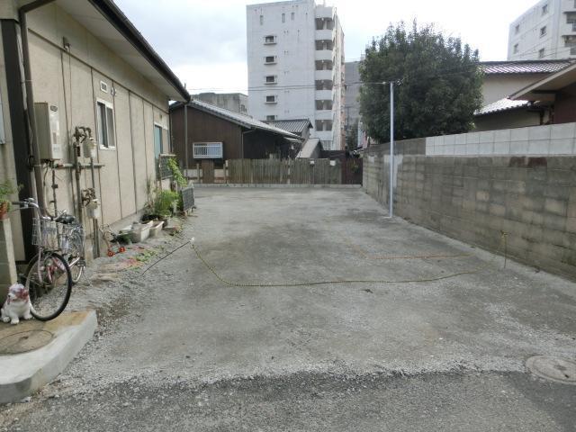 ジョイフル松尾中津口パーキングの外観・駐車場イメージ1枚目