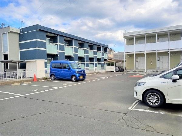 アイランド(19618)の外観・駐車場イメージ1枚目