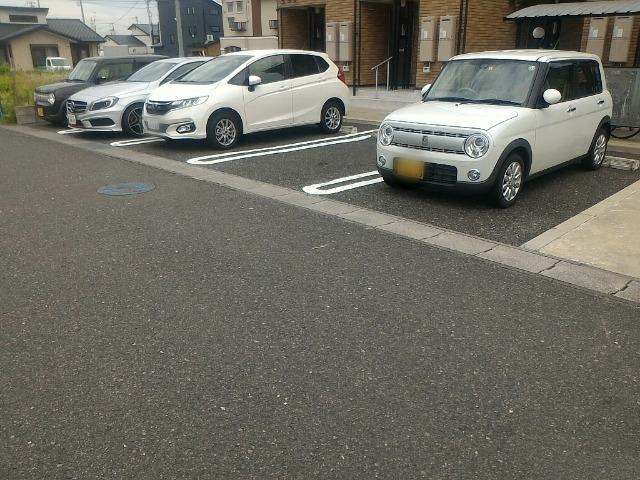 コンフォートⅢ(53613)の外観・駐車場イメージ1枚目