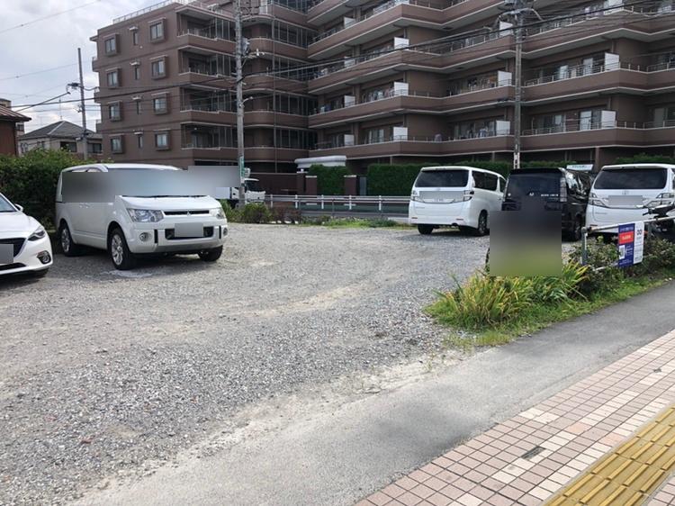 秋山駐車場の外観・駐車場イメージ2枚目