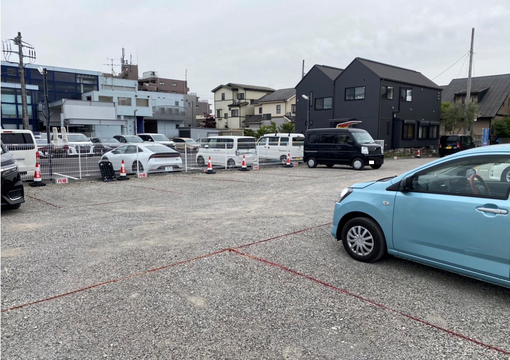 トモユキ東大沢月極駐車場1の外観・駐車場イメージ1枚目