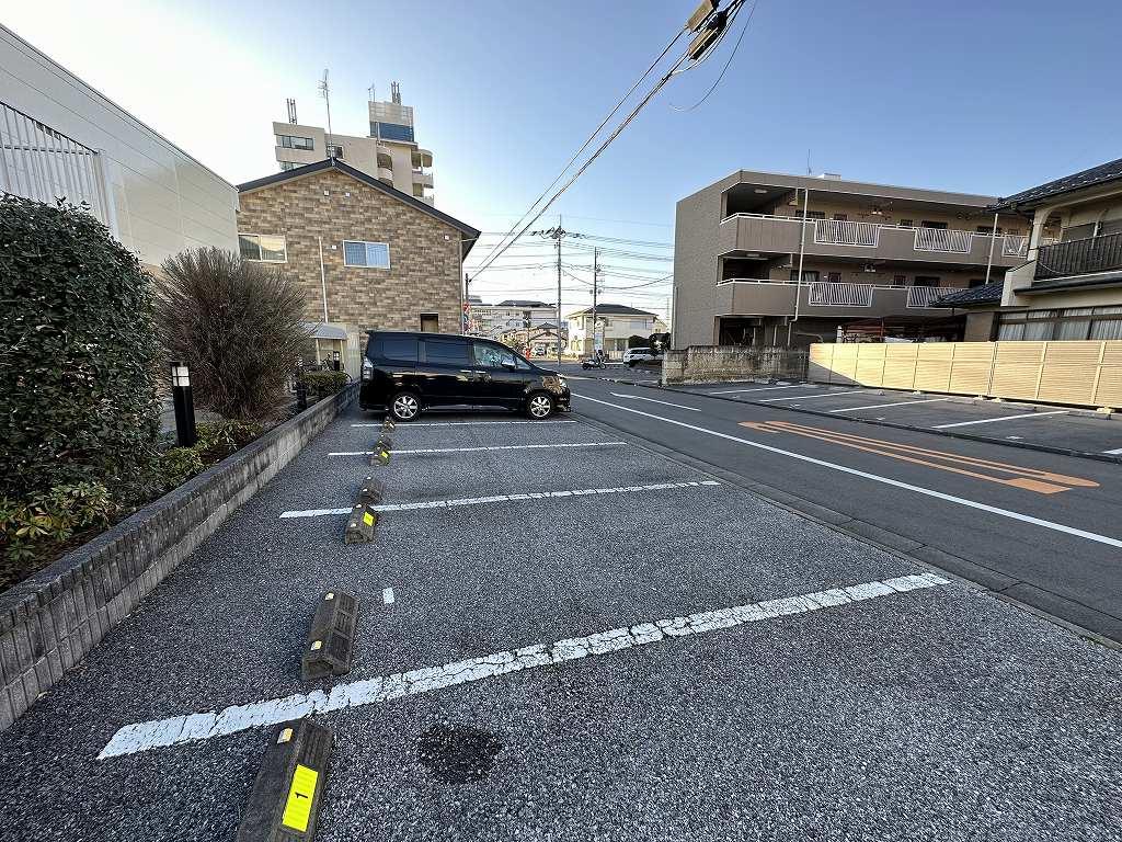 ノイエブルク(23991)の外観・駐車場イメージ2枚目