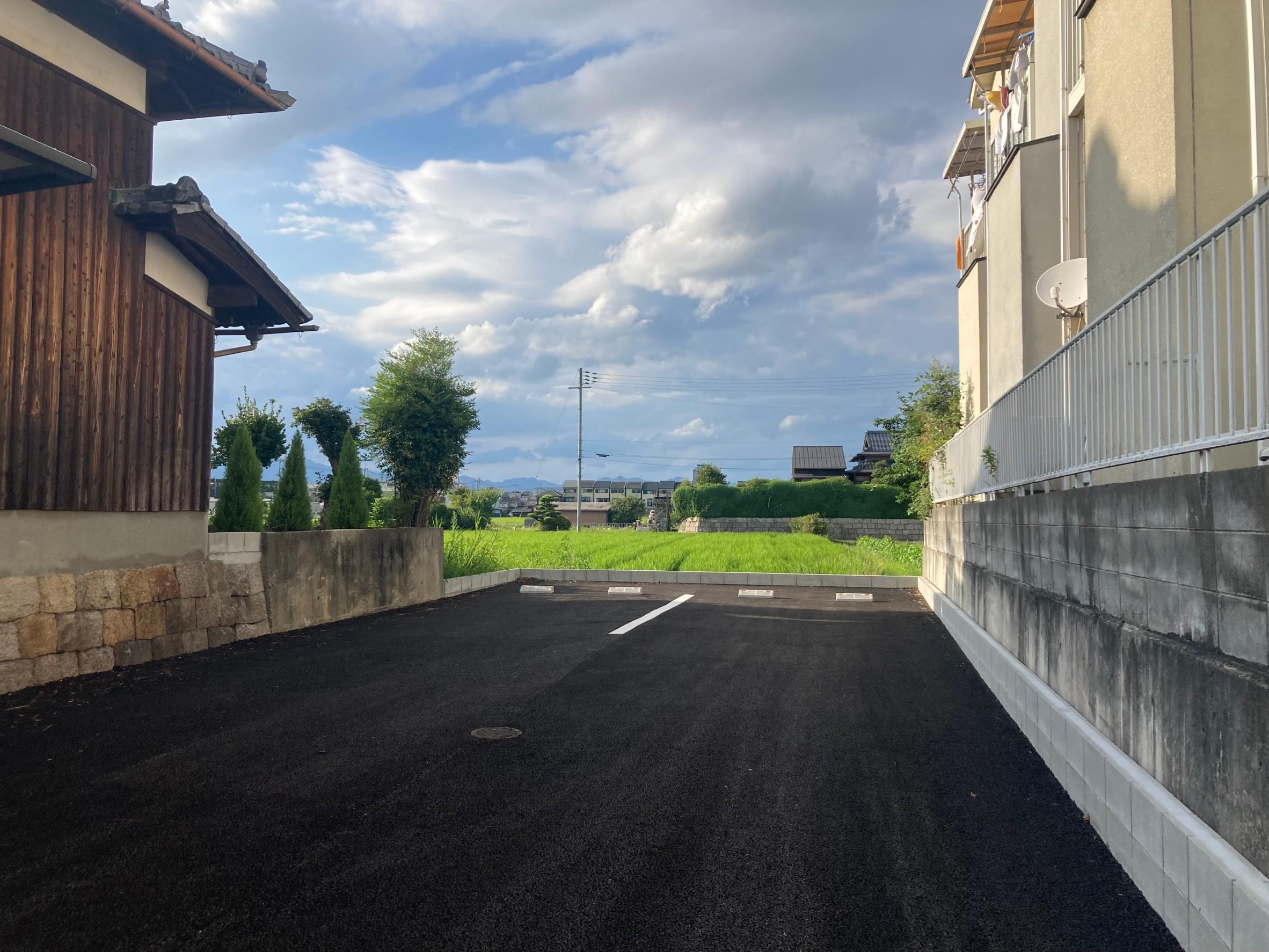 菱川町88-1ガレージの外観・駐車場イメージ1枚目