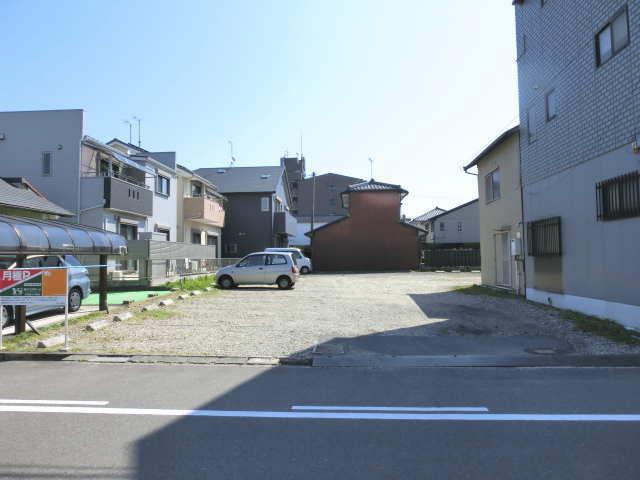 ワイズ・真清田 第8駐車場の外観・駐車場イメージ3枚目