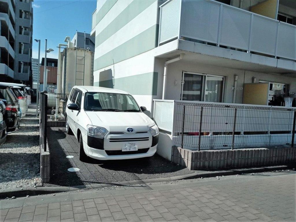 AS 61(31237)の外観・駐車場イメージ1枚目