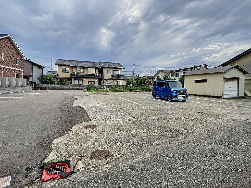 浅野本町Sパーキングの外観・駐車場イメージ2枚目