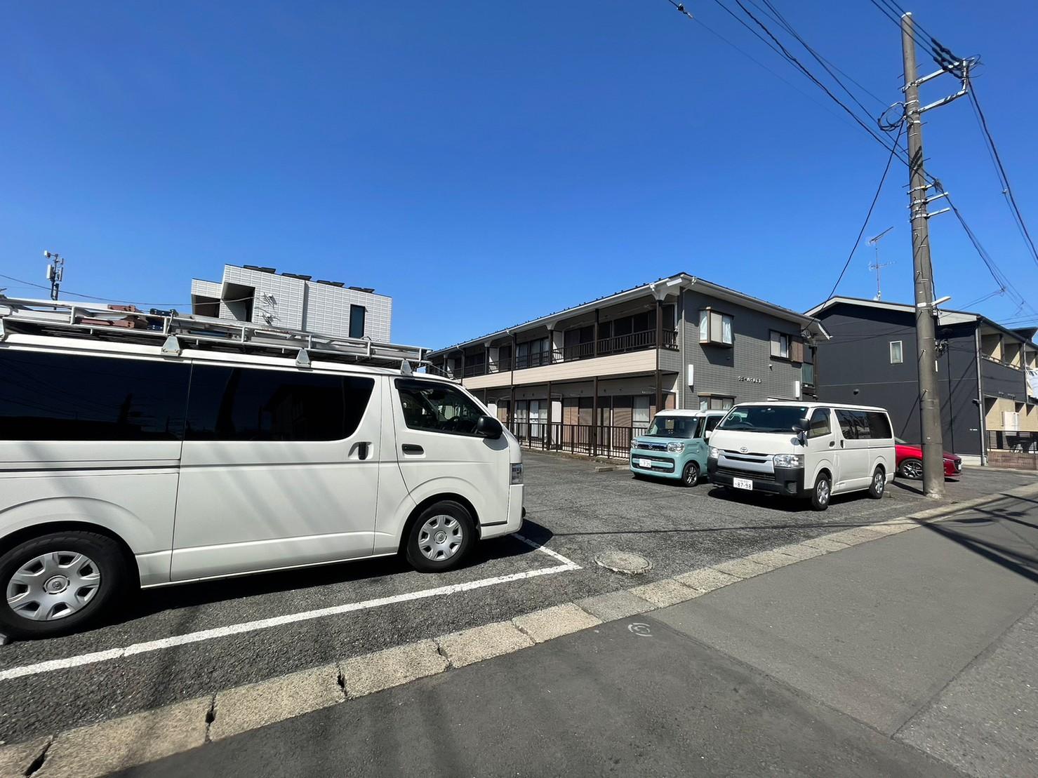 芹沢駐車場の外観・駐車場イメージ1枚目