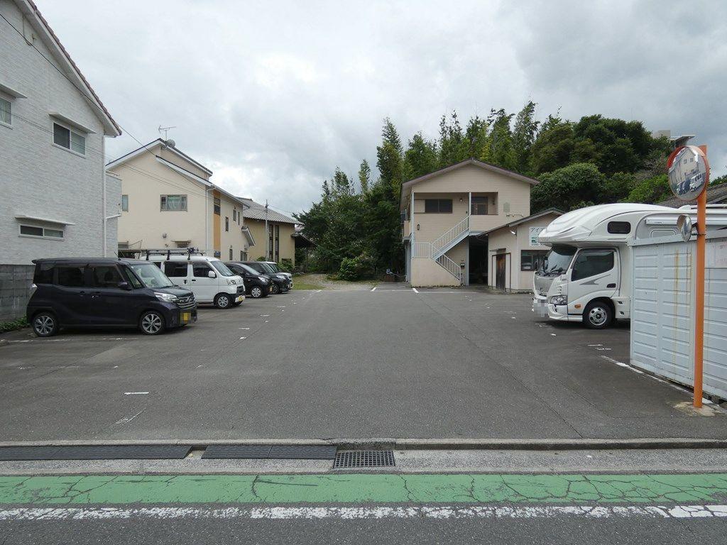 アイズパーキングの外観・駐車場イメージ1枚目