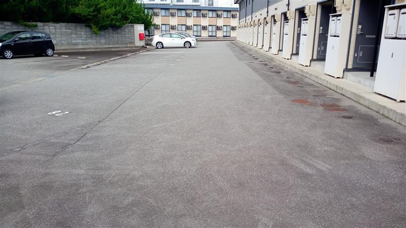 新富山B(28709)の外観・駐車場イメージ1枚目