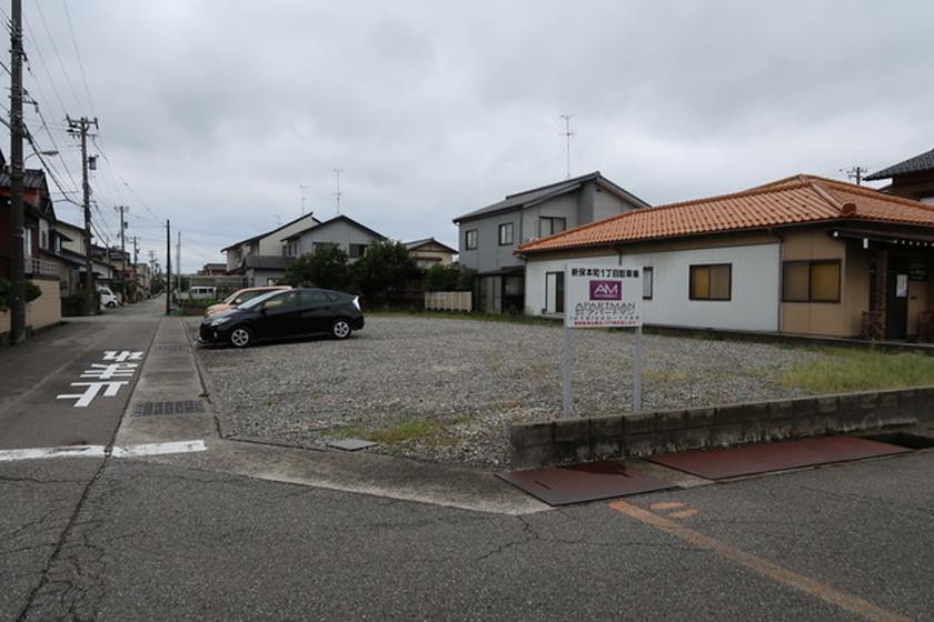 新保本1丁目駐車場の外観・駐車場イメージ1枚目