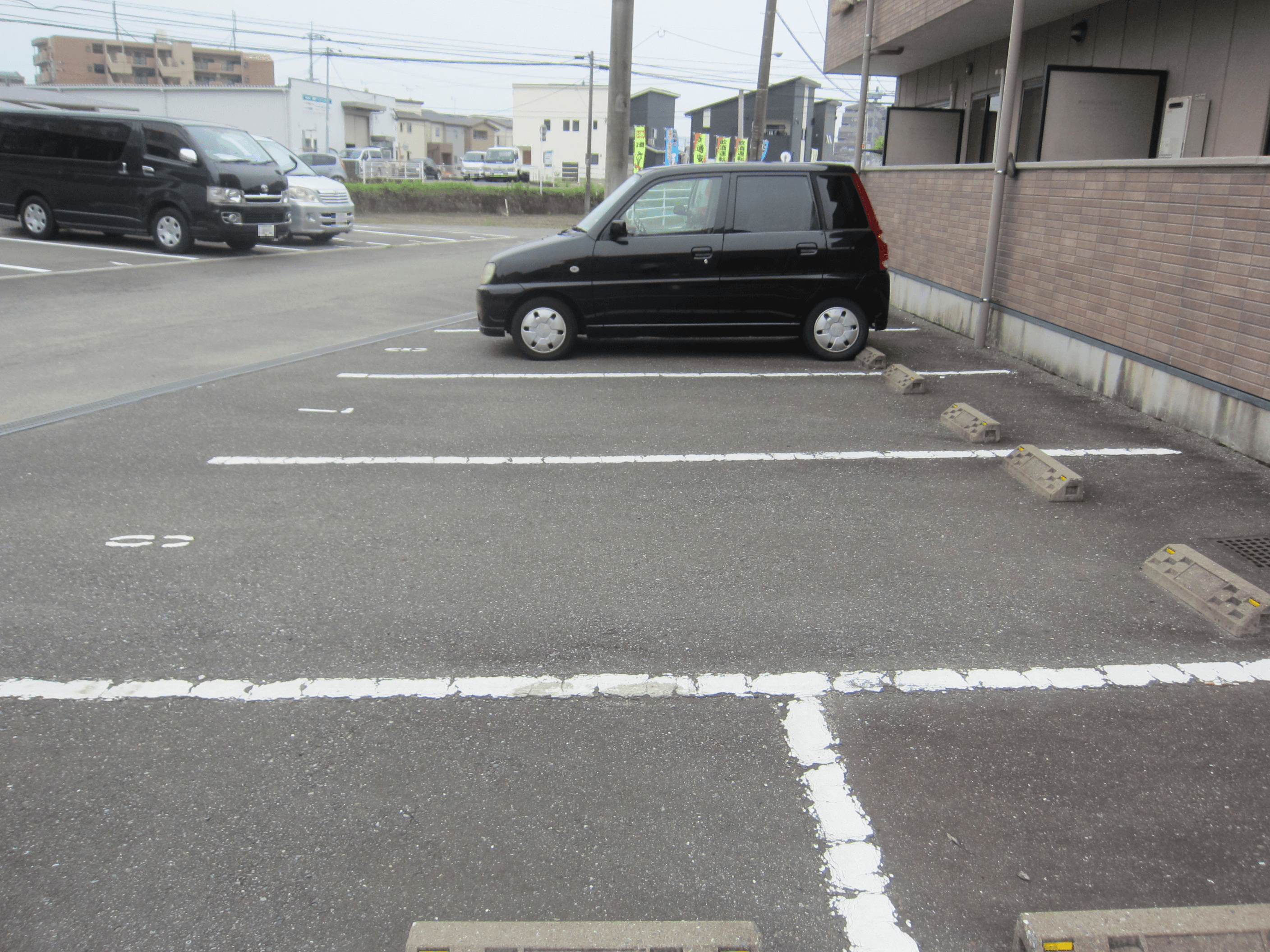 フロレンシアハイムの外観・駐車場イメージ1枚目