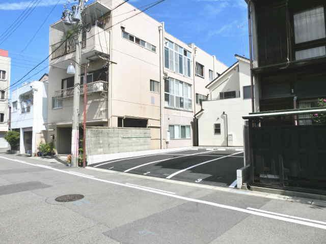 ワイズ・本町 第3駐車場の外観・駐車場イメージ3枚目