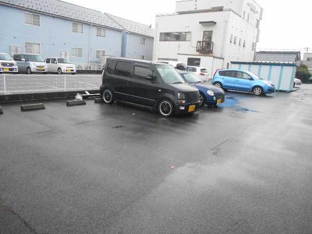 プレミール(13081)の外観・駐車場イメージ1枚目