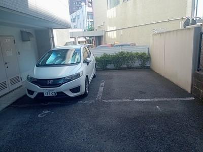 フレグランスWARABIの外観・駐車場イメージ2枚目