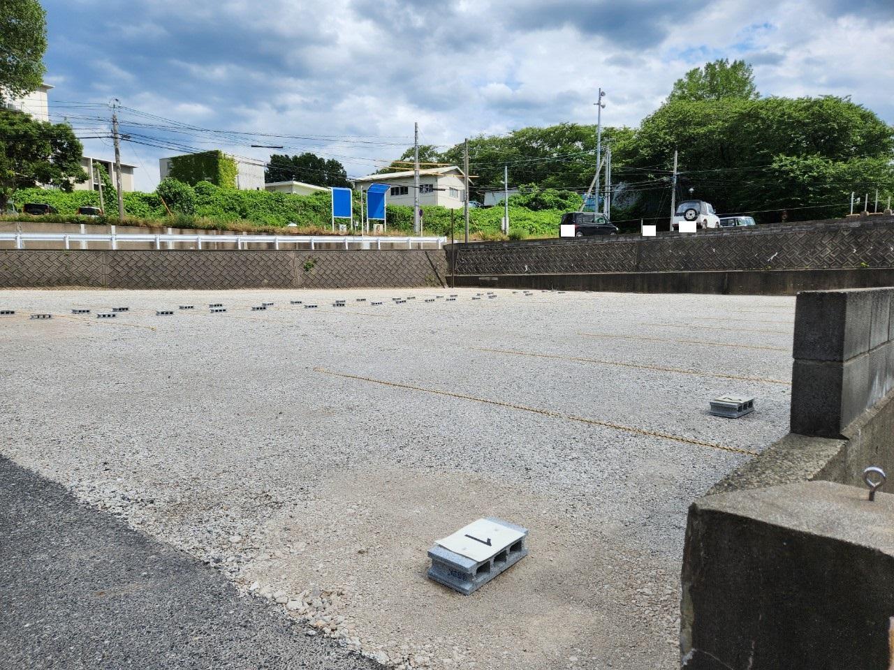 湖山町南5丁目318駐車場の外観・駐車場イメージ2枚目
