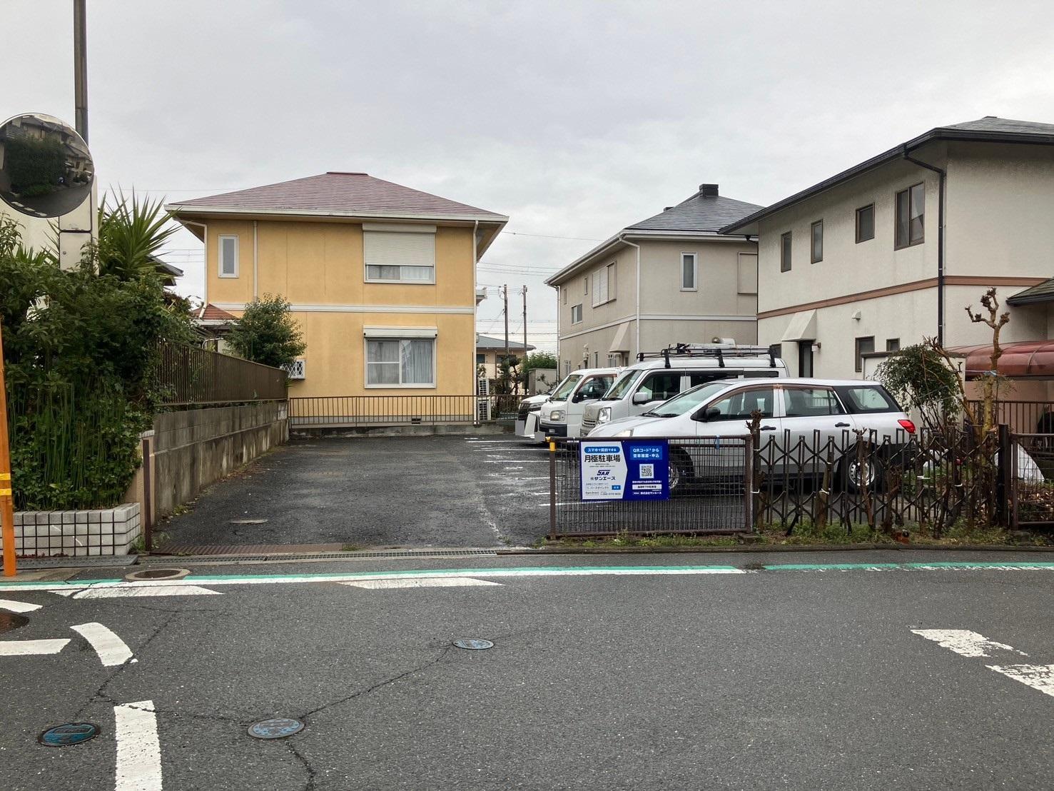 高塚町下村駐車場の外観・駐車場イメージ1枚目