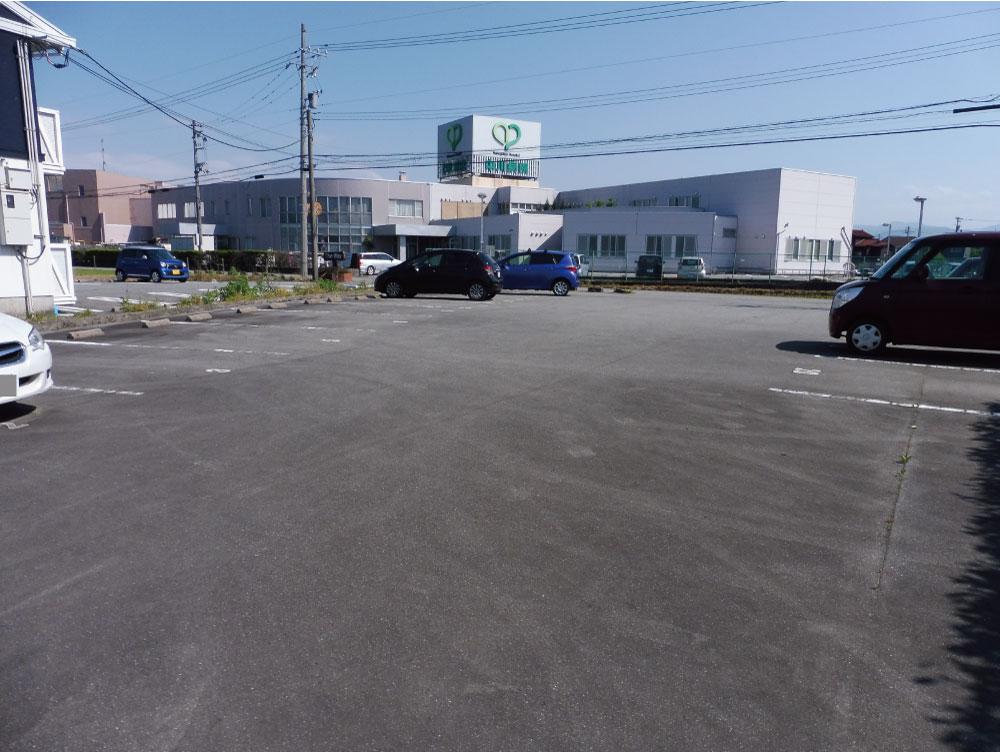 大町月極駐車場の外観・駐車場イメージ2枚目